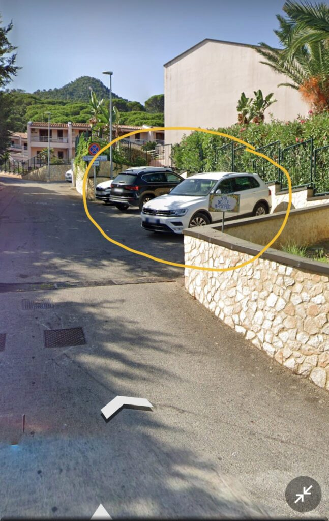 parcheggio via delle begonie sulla destra